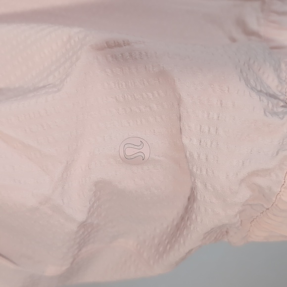 NWOT Lululemon Pack Light Pullover Jacket size 4 in seersucker Pink Puff - Picture 5 of 5